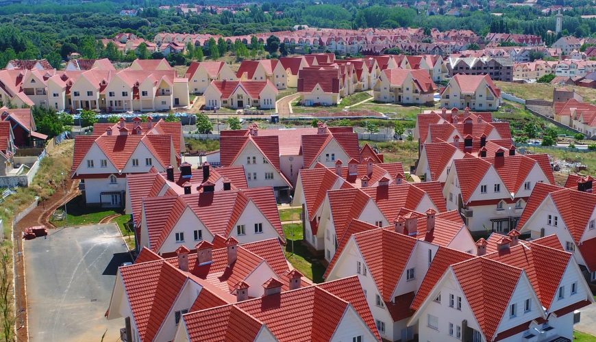 Red,Roof,House,In,Ifrane,City